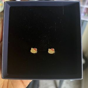 Hellokitty 10kt gold earings